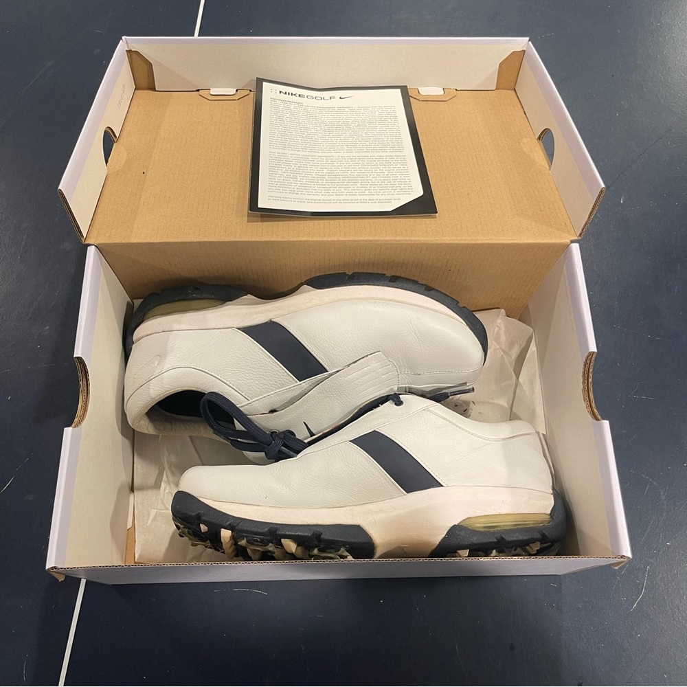 Barely worn Nike Womens Golf shoes, size 7, originally $100 new!